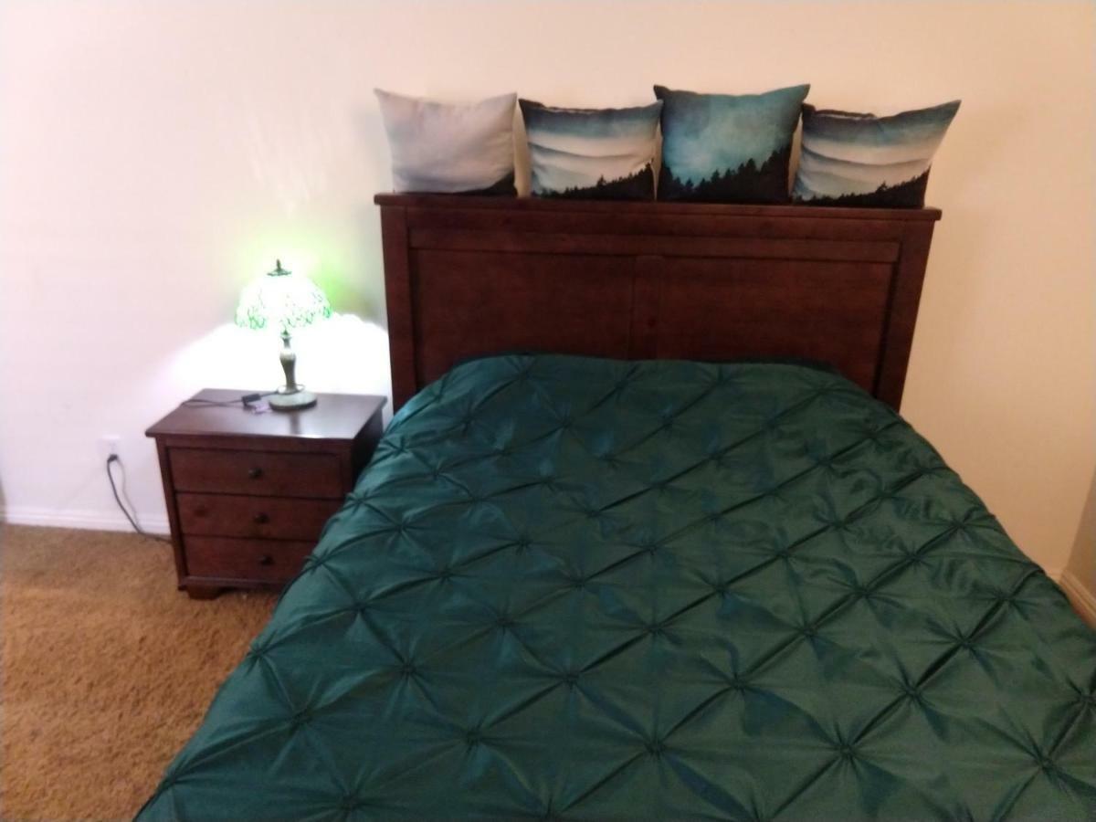 Six Flags Luxury Private Rooms Santa Clarita Eksteriør bilde